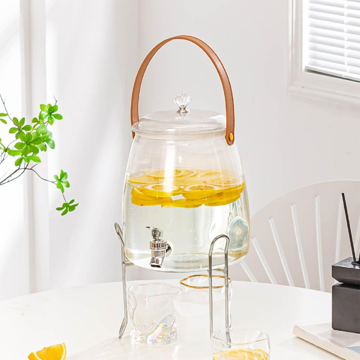 Food Grade Large Capacity Water Container with Spigot Q28246
