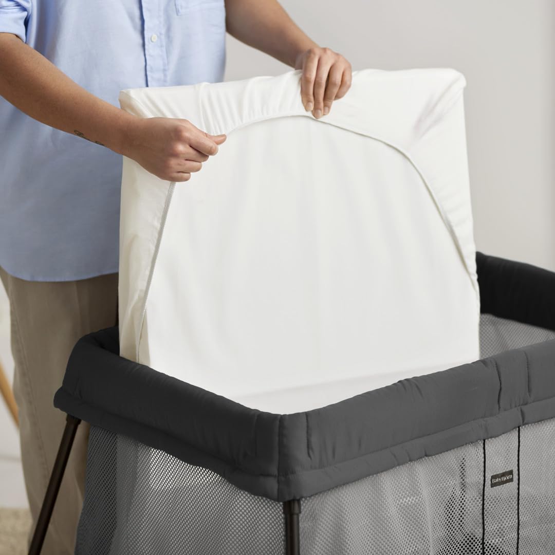 Travel Crib with Fitted Sheet E156