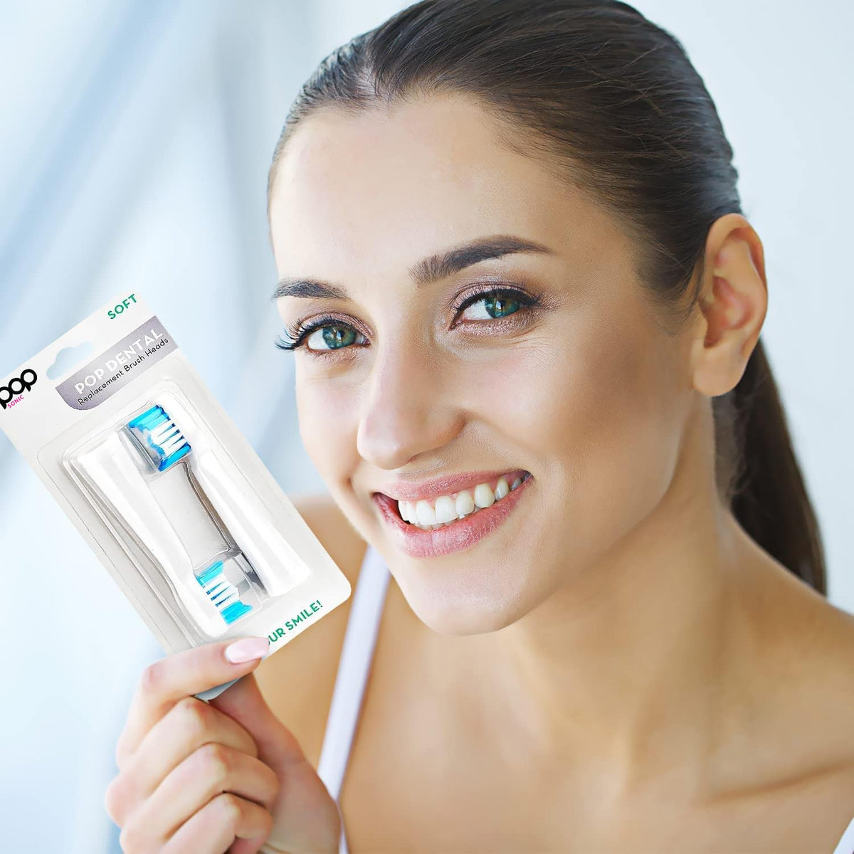 Electric Toothbrush with 2 Replacement Heads Y46442
