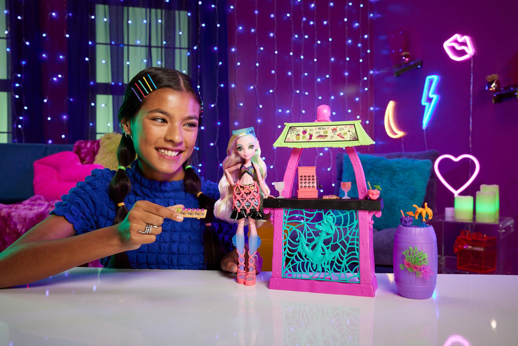 Doll & Playset with Food Accessories & Color-Change Drinks W558